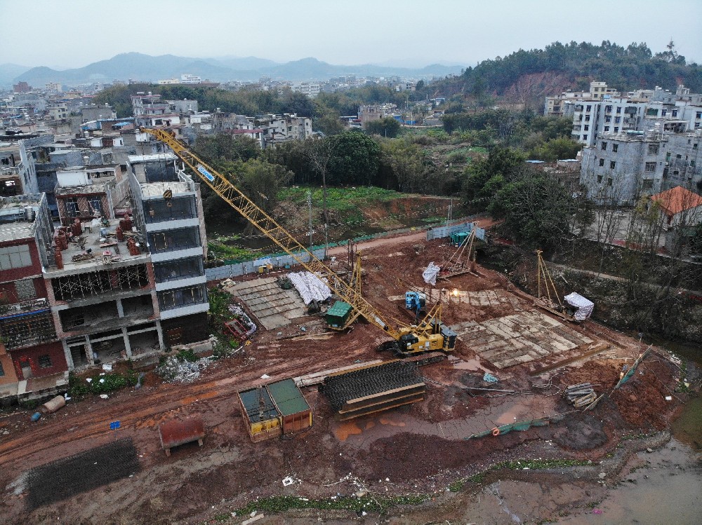 雨巷无泥天地畅行，基盛路基箱助你迈向施工新纪元！