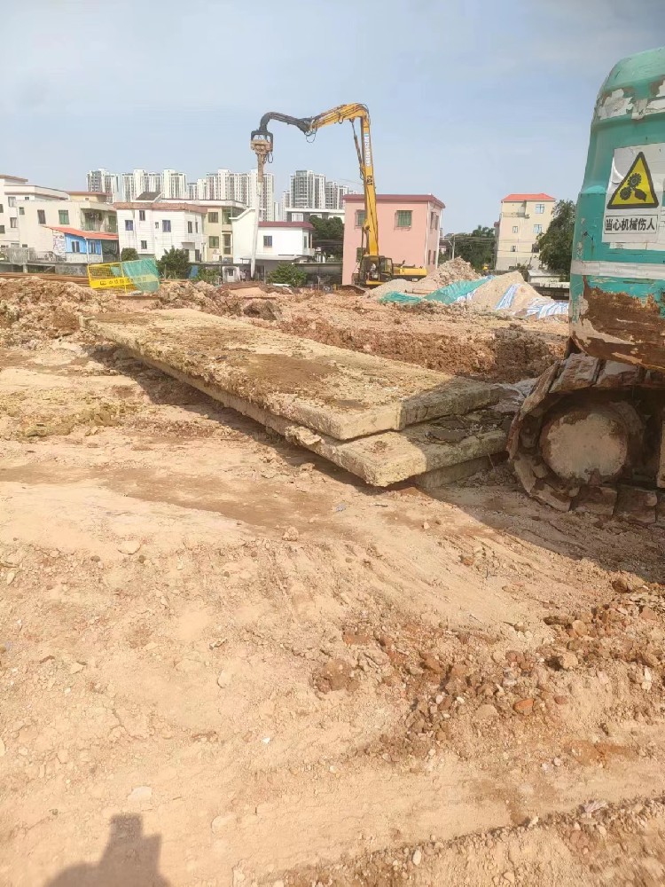 超强承重!工地路基箱轻松应对雨天泥泞路面!